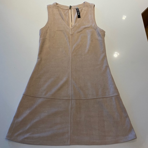 Design Lab, Shift Dress 🌸 - Picture 2 of 3